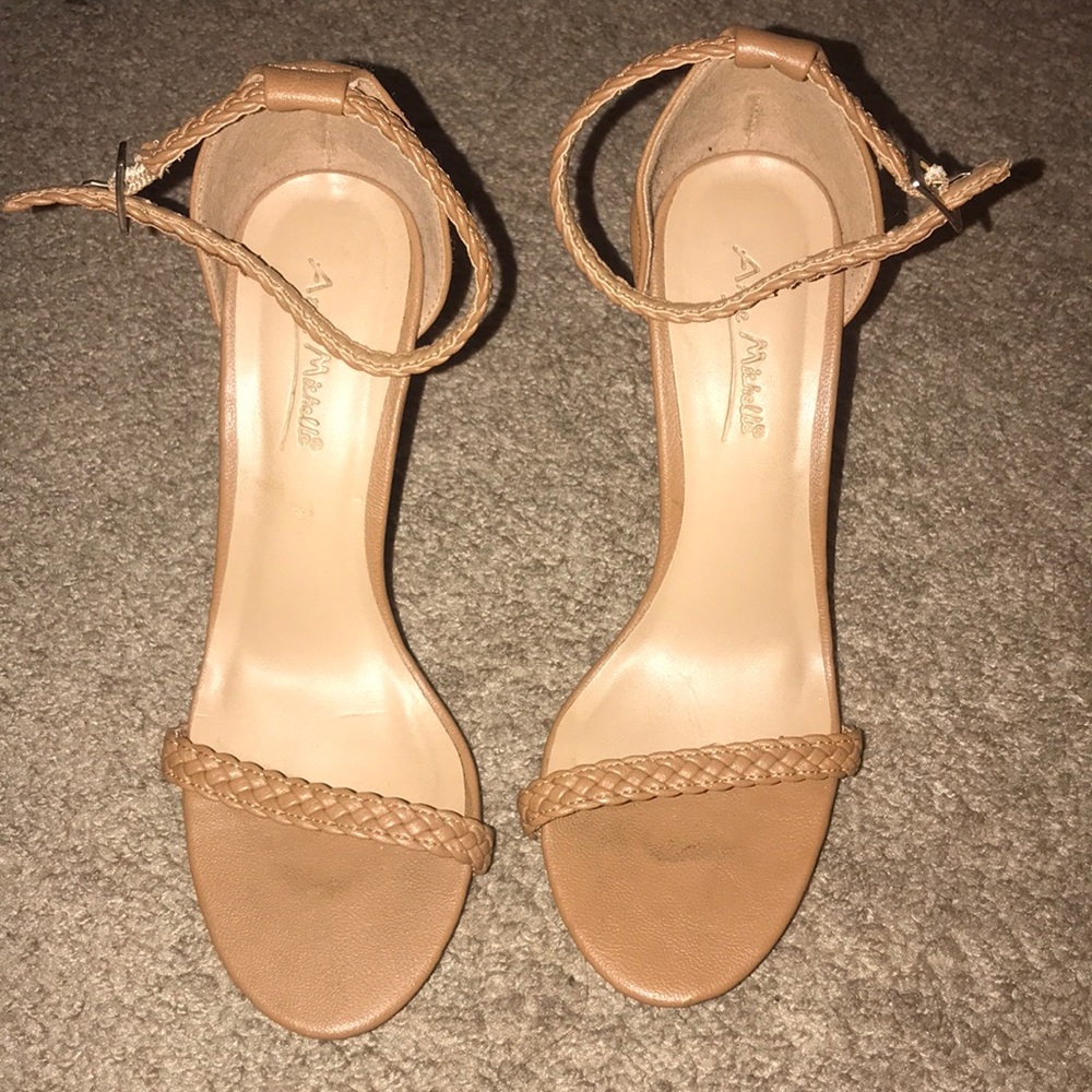 Nude heel.